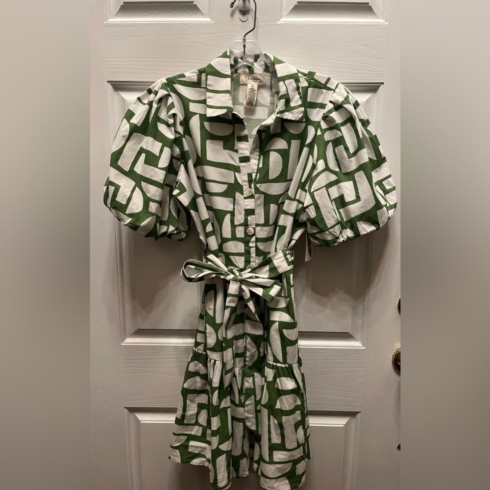 NWT JESSICA SIMPSON WOMENS PUFF SLEEVE BELTED DRESS- GREEN & WHITE- MEDIUM